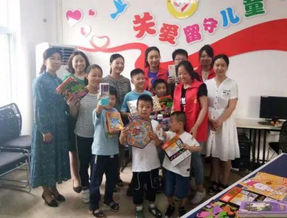 视频 | 中国著名葫芦丝演奏家李春华向华龙网、重庆文艺网送来祝福
